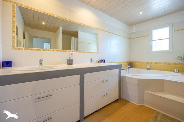 Maison à vendre |  Saint-Xandre |  4 pièces | 115 m²