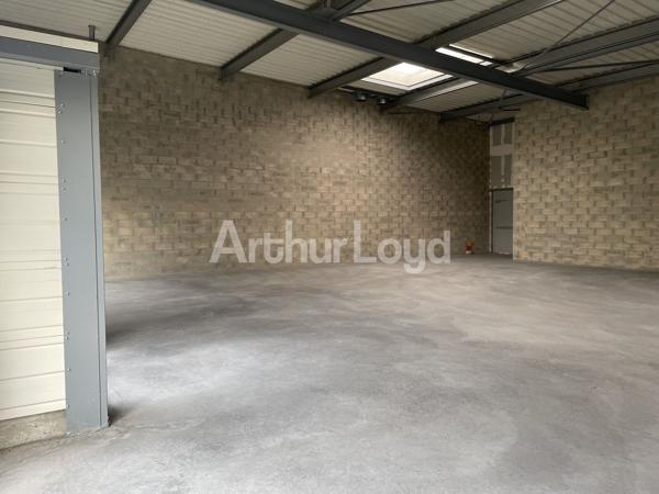 Bureaux ou locaux commerciaux neufs en rez-de-chaussée à vendre ou à louer à Famars (Transalley) – Visibilité et emplacement stratégique à l'entrée du Parc