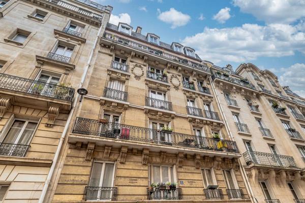 Appartement Paris 19e studio proche Buttes-Chaumont