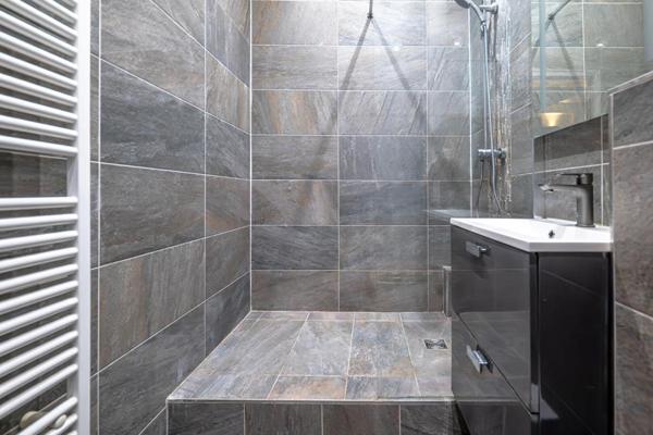 Appartement Paris 19e studio proche Buttes-Chaumont