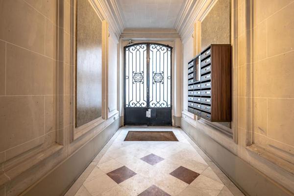 Appartement Paris 19e studio proche Buttes-Chaumont