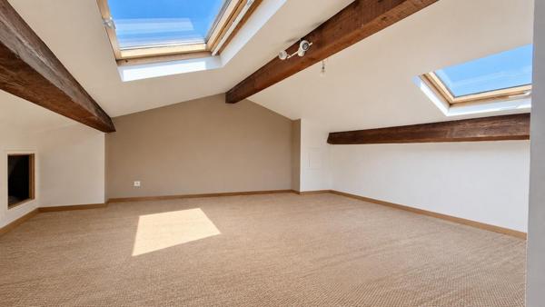 Maison de village avec parcelle de terrain de 481M²