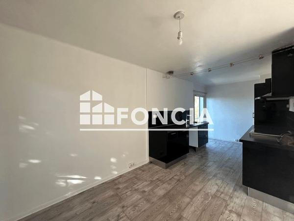 Location Appartement 4 pièces 68 m² - 241 CHEMIN DE LA CALADE Toulon 83000
