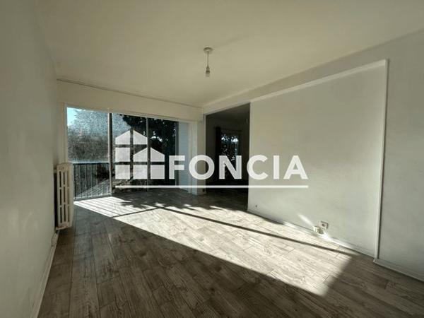 Location Appartement 4 pièces 68 m² - 241 CHEMIN DE LA CALADE Toulon 83000