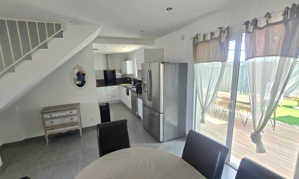 Exclusivité, Maison à vendre 4 pièces CERS (34) jardin, piscine, parking, 5km des plages