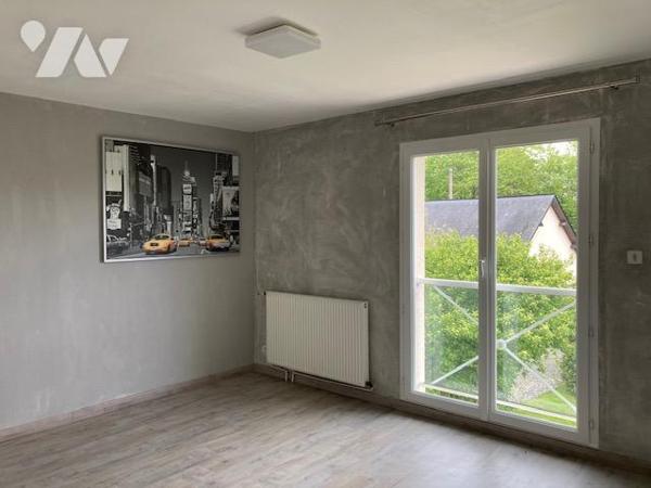 Entre DOZULE et PONT L'EVEQUE, hors lotissement, maison 190m² de construction traditionnelle