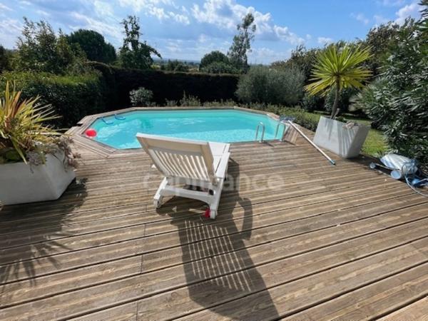 Maison de 223m2, 3 chambres, piscine, dépendances à BEAUPUY (47)
