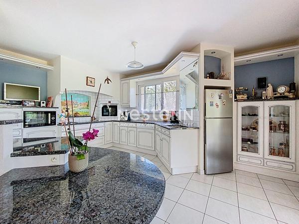 Maison à vendre à LE FENOUILLER - 5 pièces, 160 m²