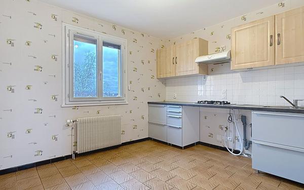 Appartement à louer    3 pièces •  Saint-Yorre