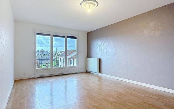 Appartement à louer    3 pièces •  Saint-Yorre