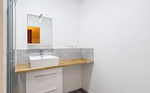 Appartement à louer    3 pièces •  Saint-Yorre