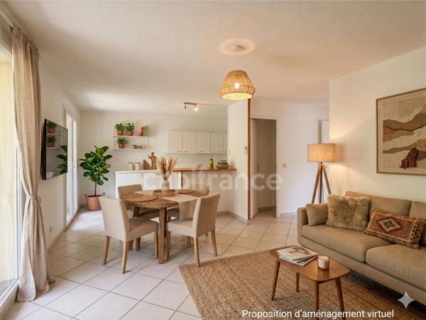 Charmante maison de plain-pied de 71 m² avec véranda, garage, jardin et panneaux photovoltaïques
