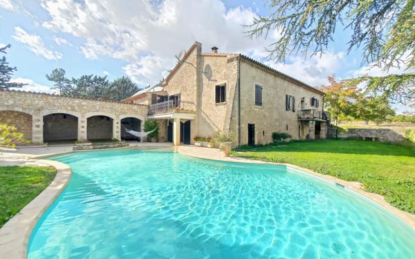 Maison à vendre    6 pièces •  Mane