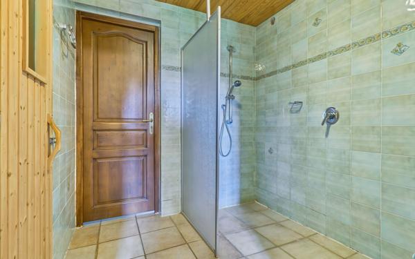 Maison à vendre    6 pièces •  Mane