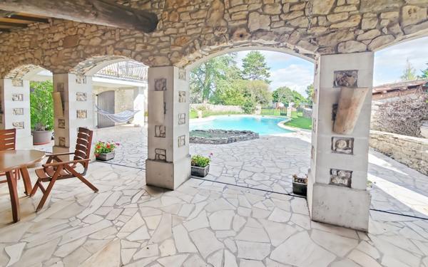 Maison à vendre    6 pièces •  Mane