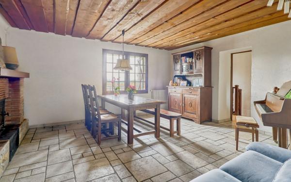 Maison à vendre    6 pièces •  Mane