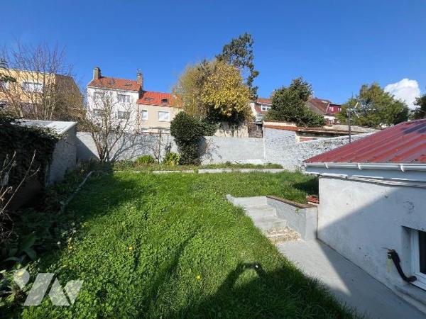 Maison à vendre à Boulogne-Sur-Mer
Notre Service Immobilier vous propose cette maison de ville...