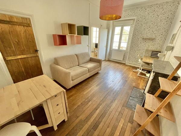 A LOUER - NANTES ST CLEMENT - Bel Appartement de Type 1 MEUBLE de 25.96 m²