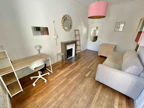 A LOUER - NANTES ST CLEMENT - Bel Appartement de Type 1 MEUBLE de 25.96 m²