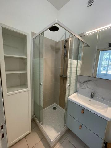 A LOUER - NANTES ST CLEMENT - Bel Appartement de Type 1 MEUBLE de 25.96 m²