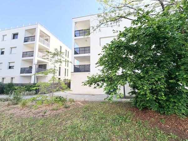 PESSAC - LADONNE - Appartement - 83m2 - 3 chambres - Ascenseur - Balcons