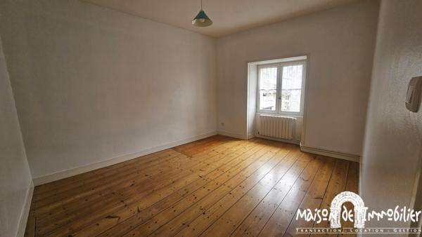 Location Belle maison de ville de 6 pièces - 136 m² - COGNAC Centre