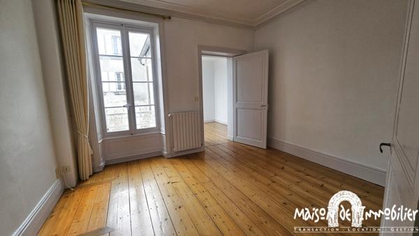 Location Belle maison de ville de 6 pièces - 136 m² - COGNAC Centre