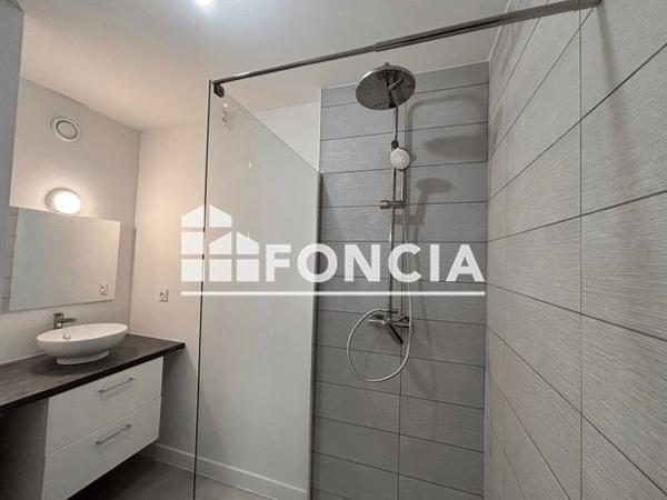 Location Appartement 2 pièces 55.2 m² - 18/20 RUE DU CHARMANT SON St Egreve 38120