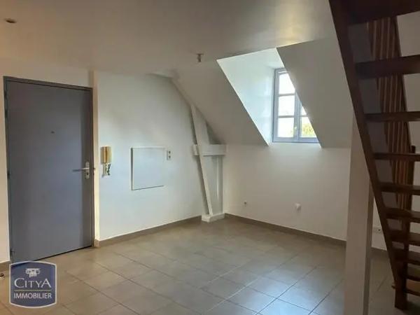 Appartement à louer 2 pièces 49.13m² Saumur (49400)