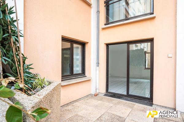 Appartement 4 pièce(s) - Ascenseur - terrasse - grand séjour - 78m² 445 000 € **  - Référence  4764