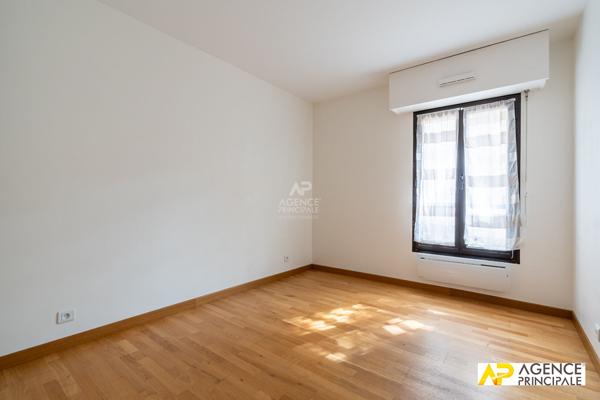 Appartement 4 pièce(s) - Ascenseur - terrasse - grand séjour - 78m² 445 000 € **  - Référence  4764