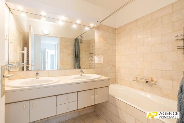 Appartement 4 pièce(s) - Ascenseur - terrasse - grand séjour - 78m² 445 000 € **  - Référence  4764