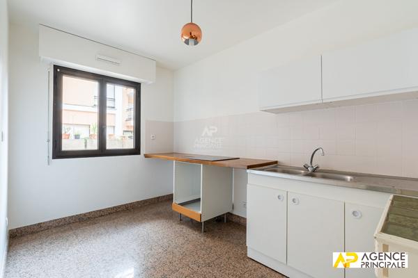 Appartement 4 pièce(s) - Ascenseur - terrasse - grand séjour - 78m² 445 000 € **  - Référence  4764