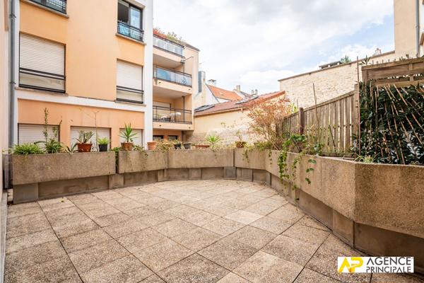 Appartement 4 pièce(s) - Ascenseur - terrasse - grand séjour - 78m² 445 000 € **  - Référence  4764