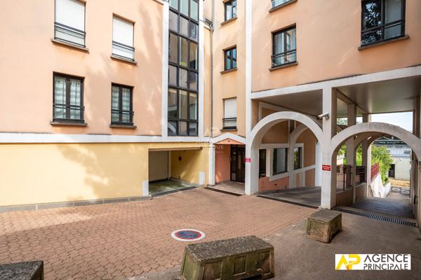 Appartement 4 pièce(s) - Ascenseur - terrasse - grand séjour - 78m² 445 000 € **  - Référence  4764
