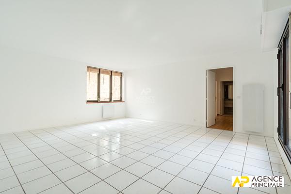 Appartement 4 pièce(s) - Ascenseur - terrasse - grand séjour - 78m² 445 000 € **  - Référence  4764