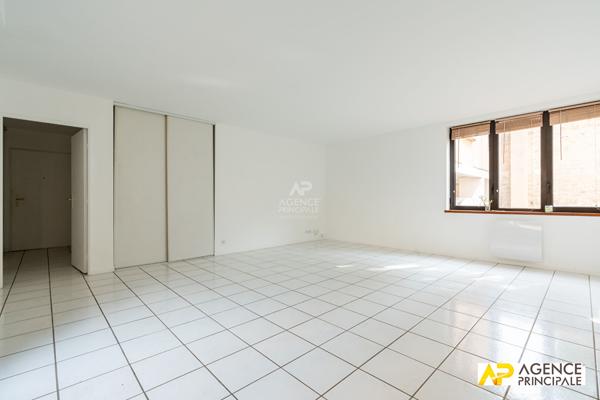 Appartement 4 pièce(s) - Ascenseur - terrasse - grand séjour - 78m² 445 000 € **  - Référence  4764