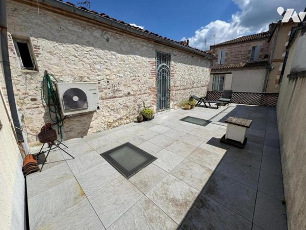 MAISON DE VILLE AVEC TERRASSE ET GARAGE