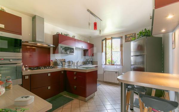 Maison à vendre    5 pièces • 129,48 m2 Chelles