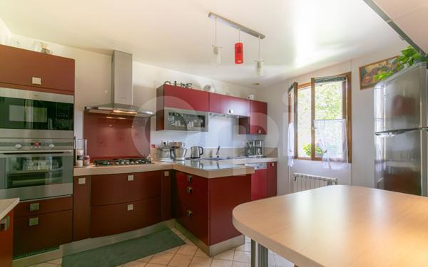 Maison à vendre    5 pièces • 129,48 m2 Chelles