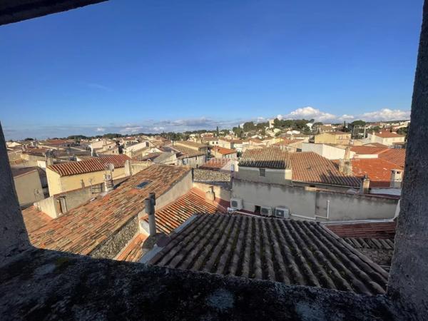 Location                                                      Duplex
                        
                     1 pièces                      20 m2                     à Saint-Mitre-les-Remparts