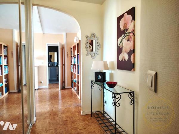 Appartement T3 lumineux avec parking privatif