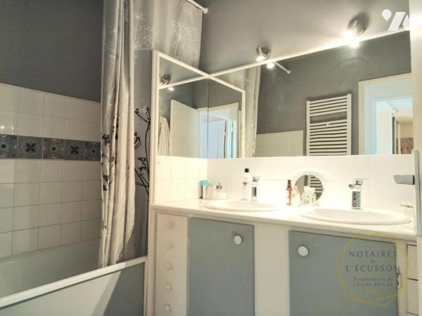 Appartement T3 lumineux avec parking privatif