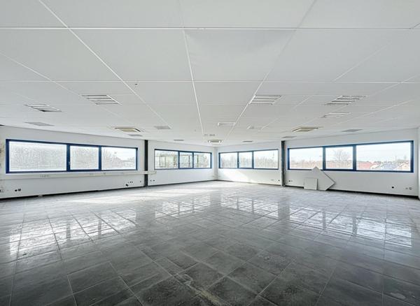 CELLULE COMMERCIAL EMPLACEMENT IDEAL