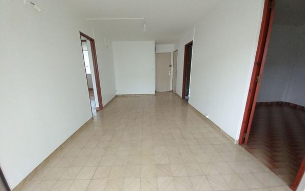 Appartement à vendre    4 pièces • 58,75 m2 Les Abymes