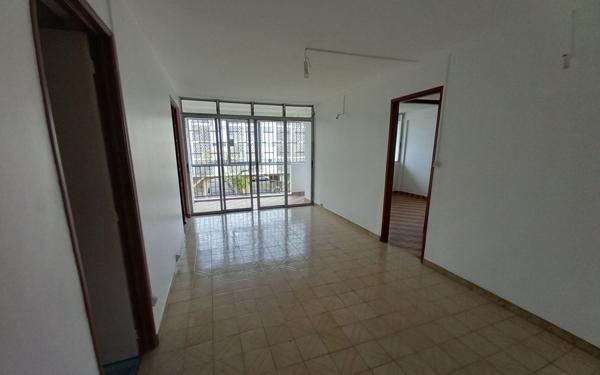 Appartement à vendre    4 pièces • 58,75 m2 Les Abymes