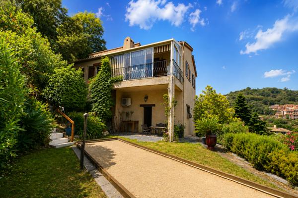 Maison Mandelieu La Napoule 6 pièce(s) 100 m2