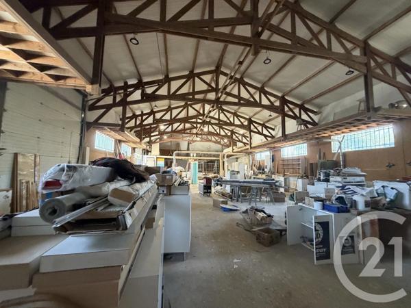 Immeuble à vendre  1205 m 2   BEAUVAIS  - 60
