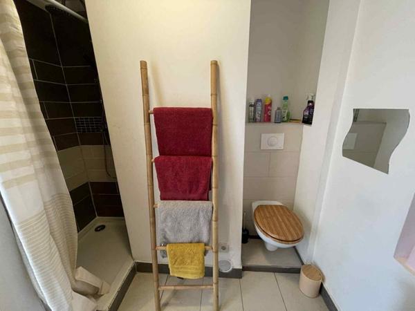 Appartement de type T3, Chemin de Candia, de 58 m2, avec petite vue mer