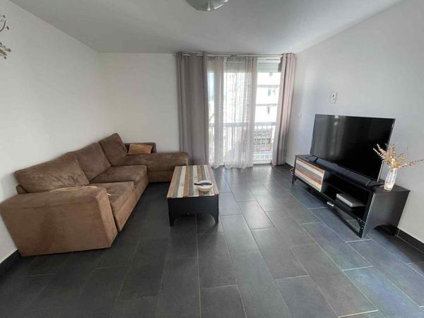 Appartement de type T3, Chemin de Candia, de 58 m2, avec petite vue mer